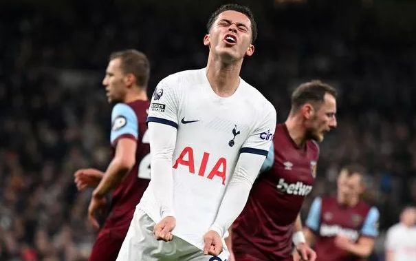 Tottenham attacker Brennan Johnson in action against West Ham