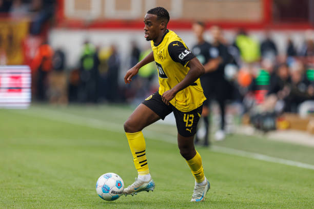 Jamie Bynoe-Gittens in action for Borussia Dortmund