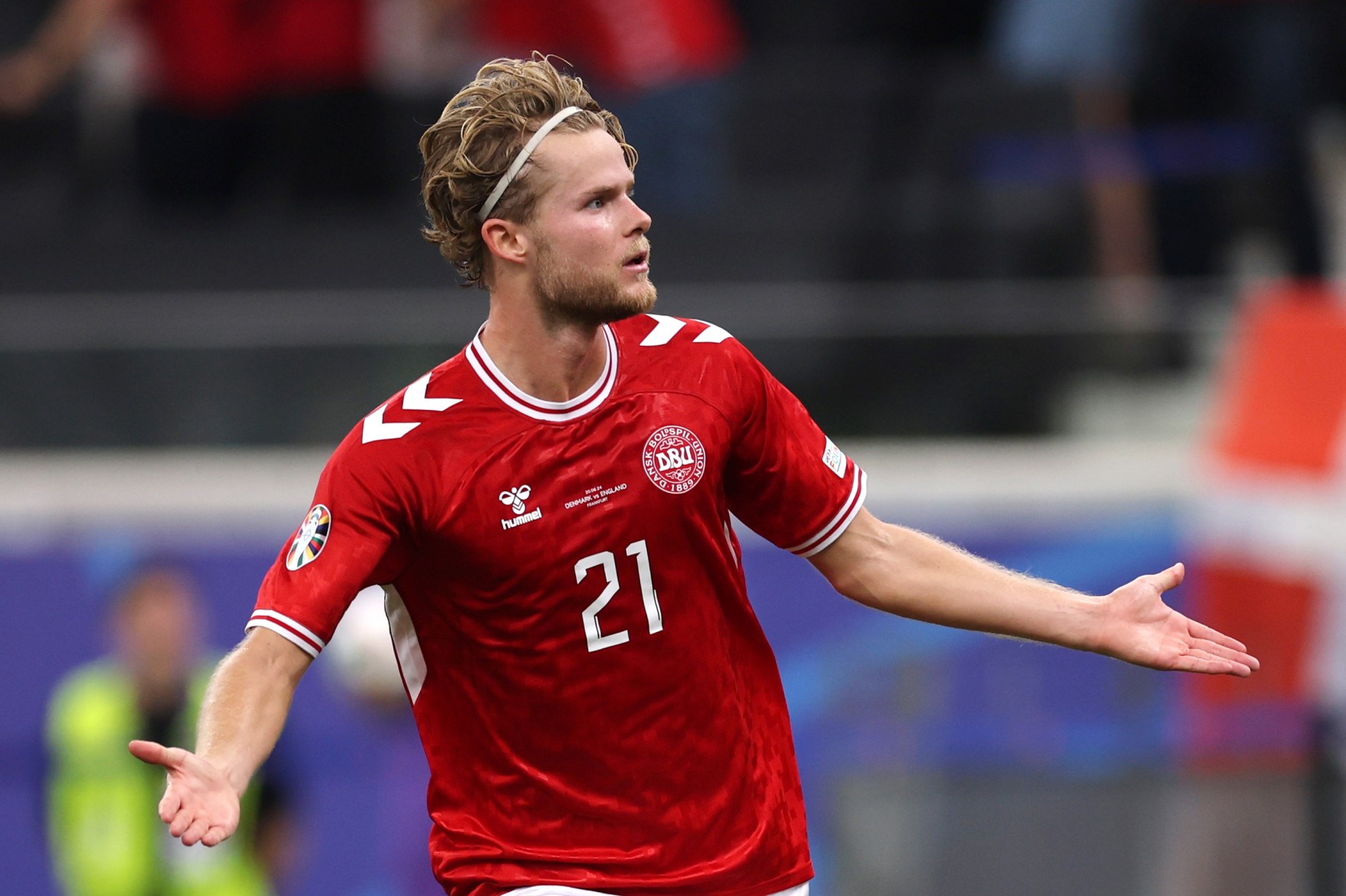 Morten Hjulmand backed to join Tottenham.