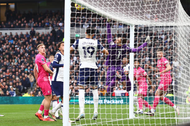 Ian Wright slams Tottenham