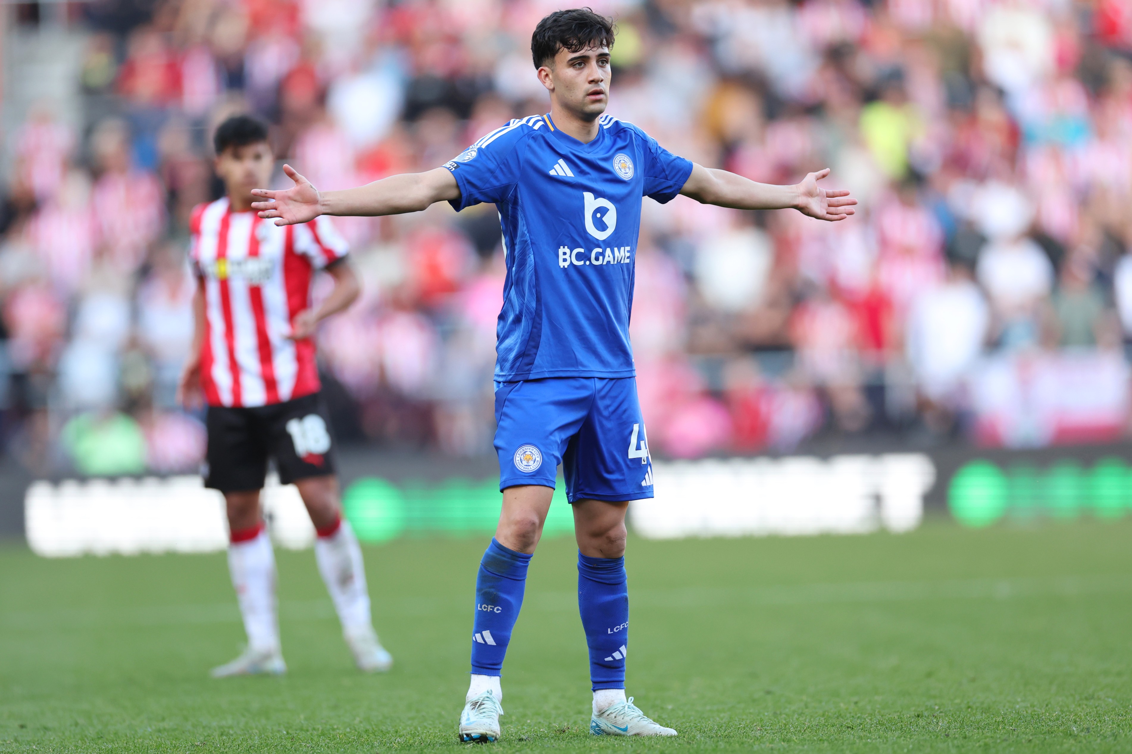 Facundo Buonanotte in action for Leicester