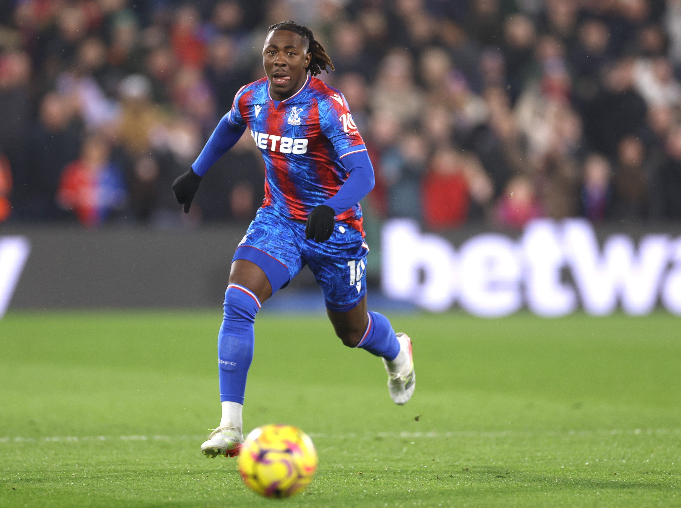Eberechi Eze in action for Crystal Palace