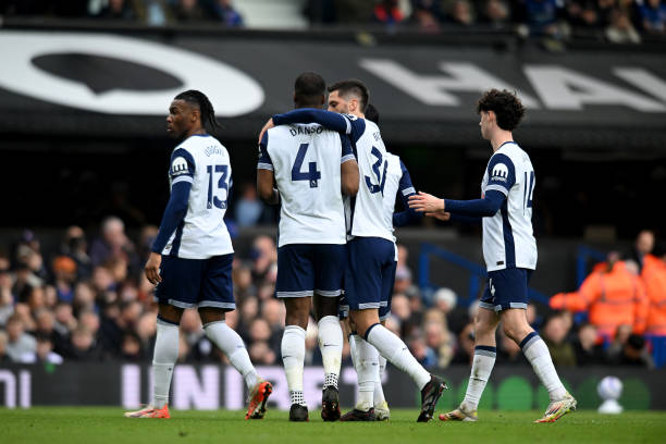 Tottenham players celebrating Brennan Johnson's goal vs Ipswich Town