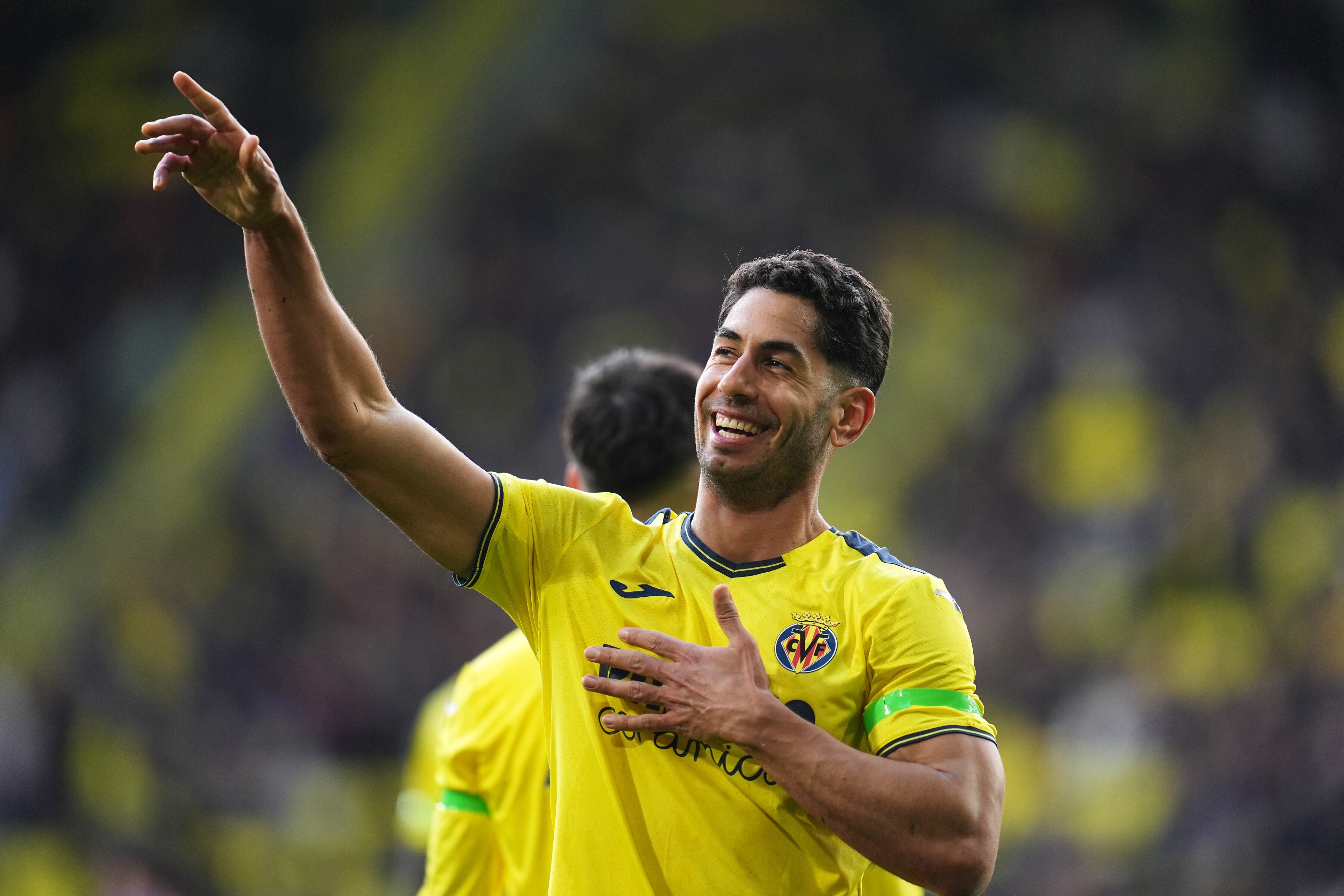 Ayoze Perez of Villarreal CF celebrates scoring