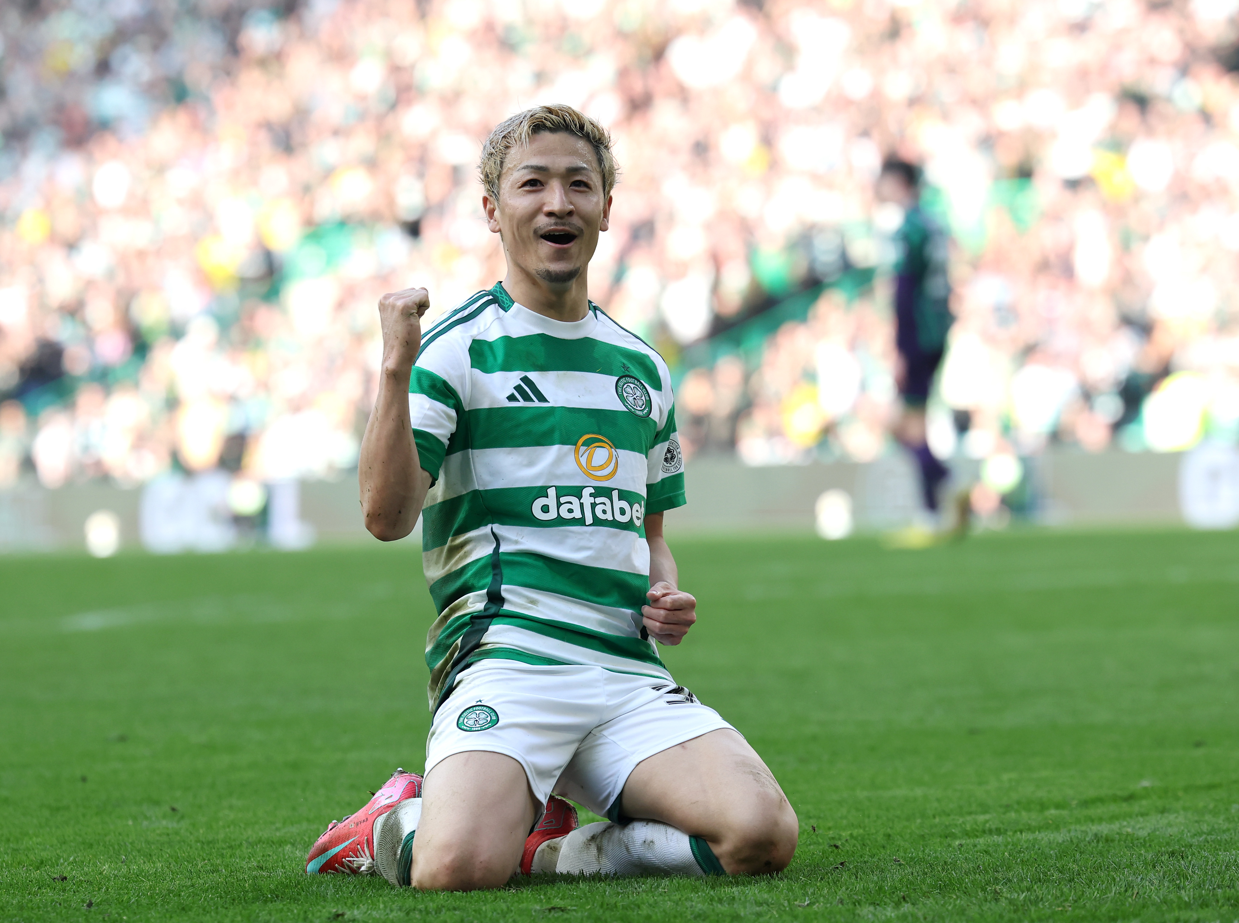 Daizen Maeda of Celtic celebrates scoring his team's first goal